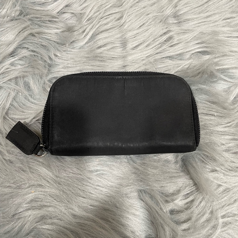 Prada Key Holder 🔥 - Picture 1 of 7